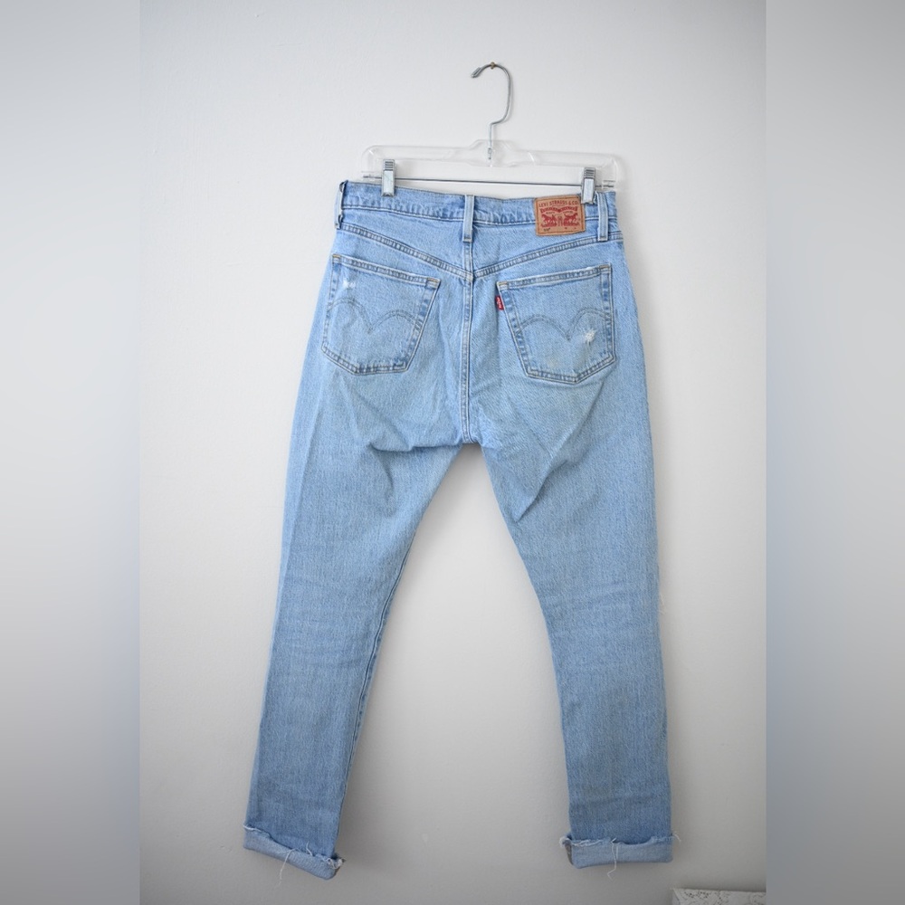 Levi 501’s Button Fly Women’s W28 L30 Light Blue Ripped Straight Leg Mom Jeans - Picture 4 of 16